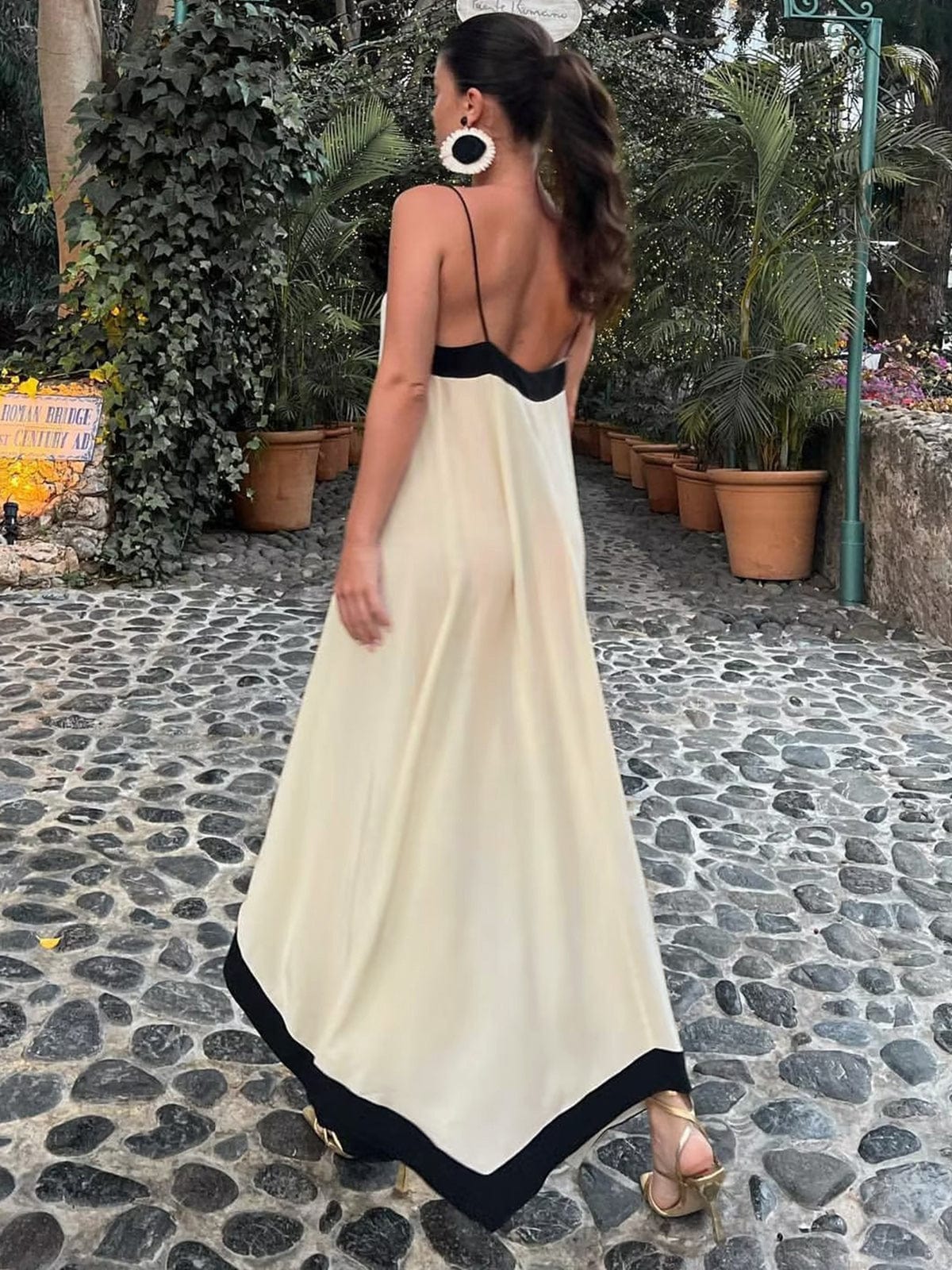 Adeltraud | Vloeiend V-hals Maxi-jurk met contrasterende details