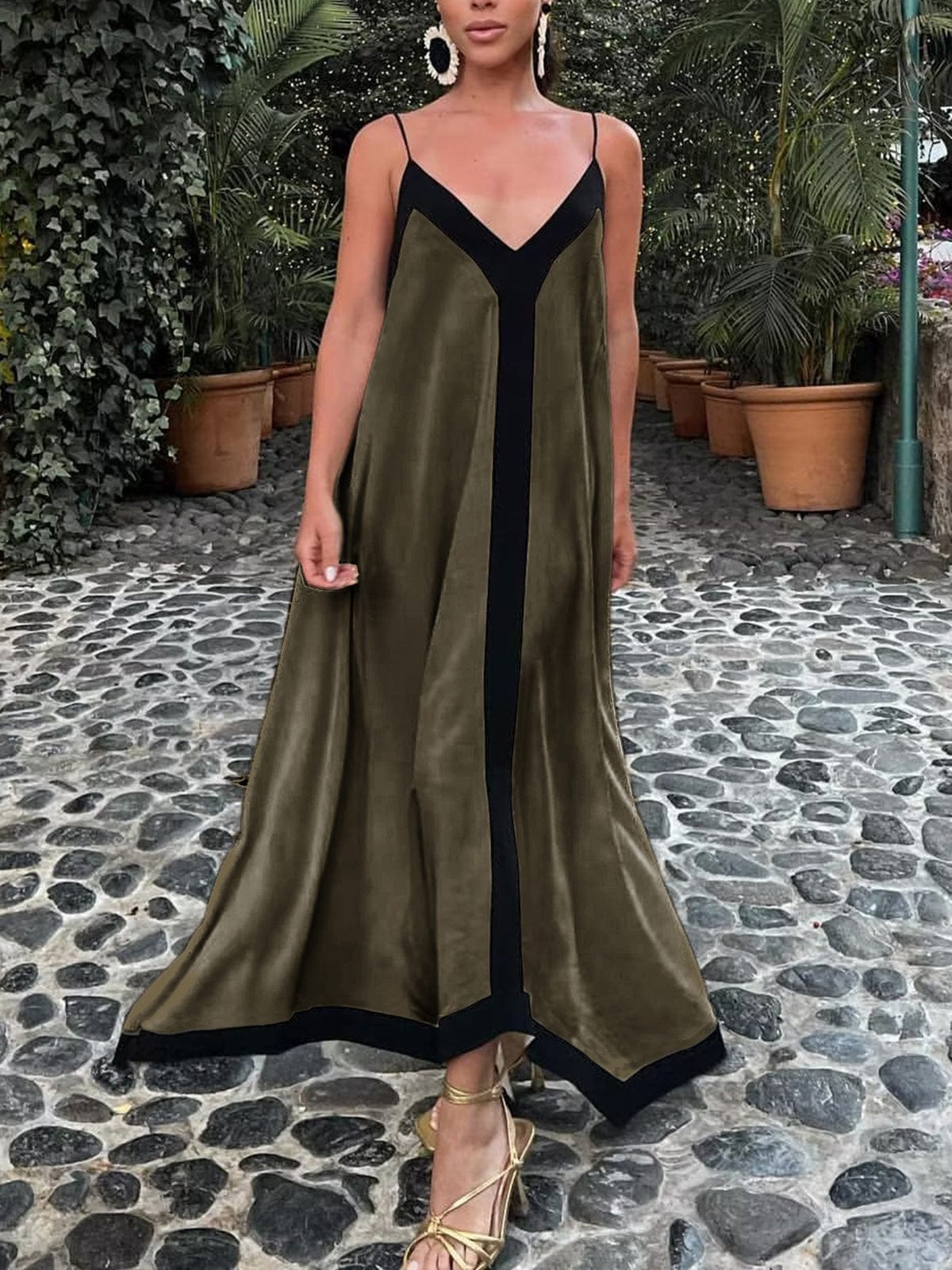 Adeltraud | Vloeiend V-hals Maxi-jurk met contrasterende details