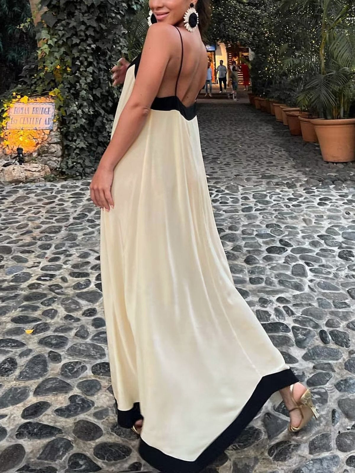 Adeltraud | Vloeiend V-hals Maxi-jurk met contrasterende details